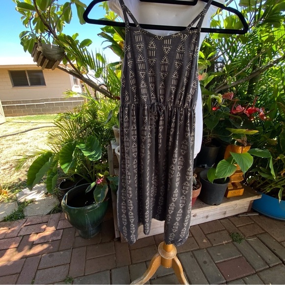 6 for$20♥️Girls Cat & Jack dark gray dress - Picture 1 of 5